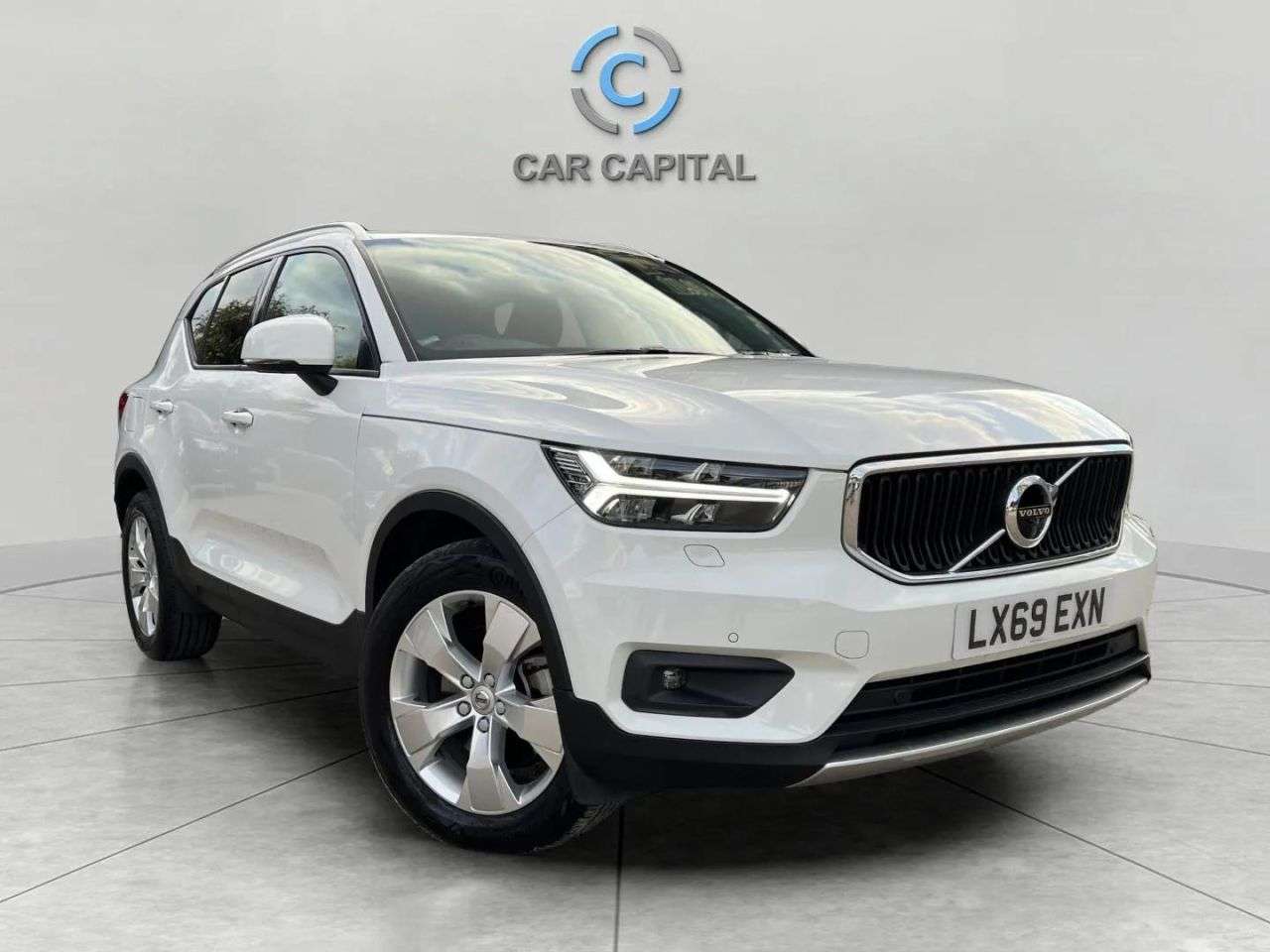 2019 VOLVO XC40 2019 VOLVO XC40