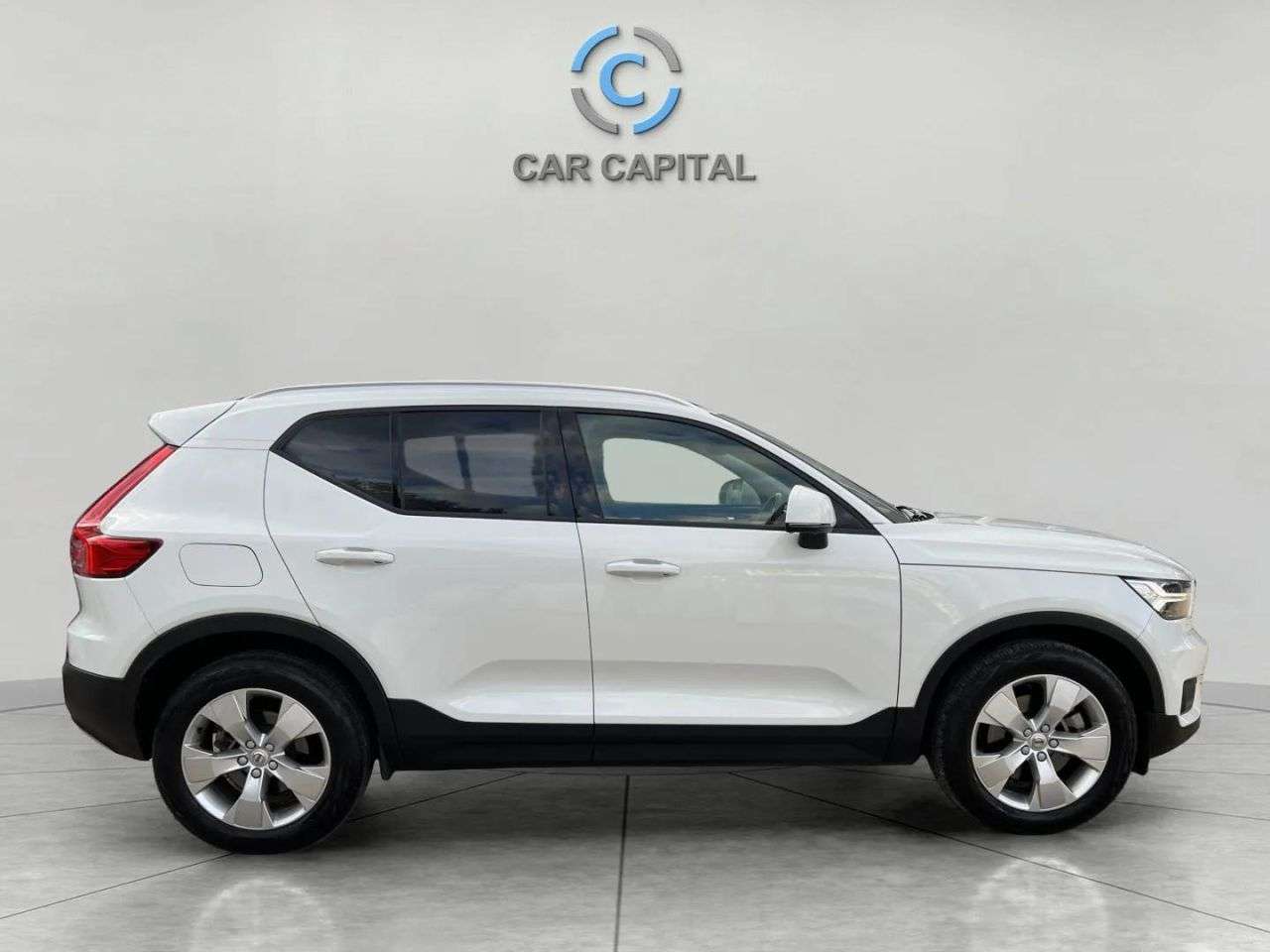 2019 VOLVO XC40 2019 VOLVO XC40