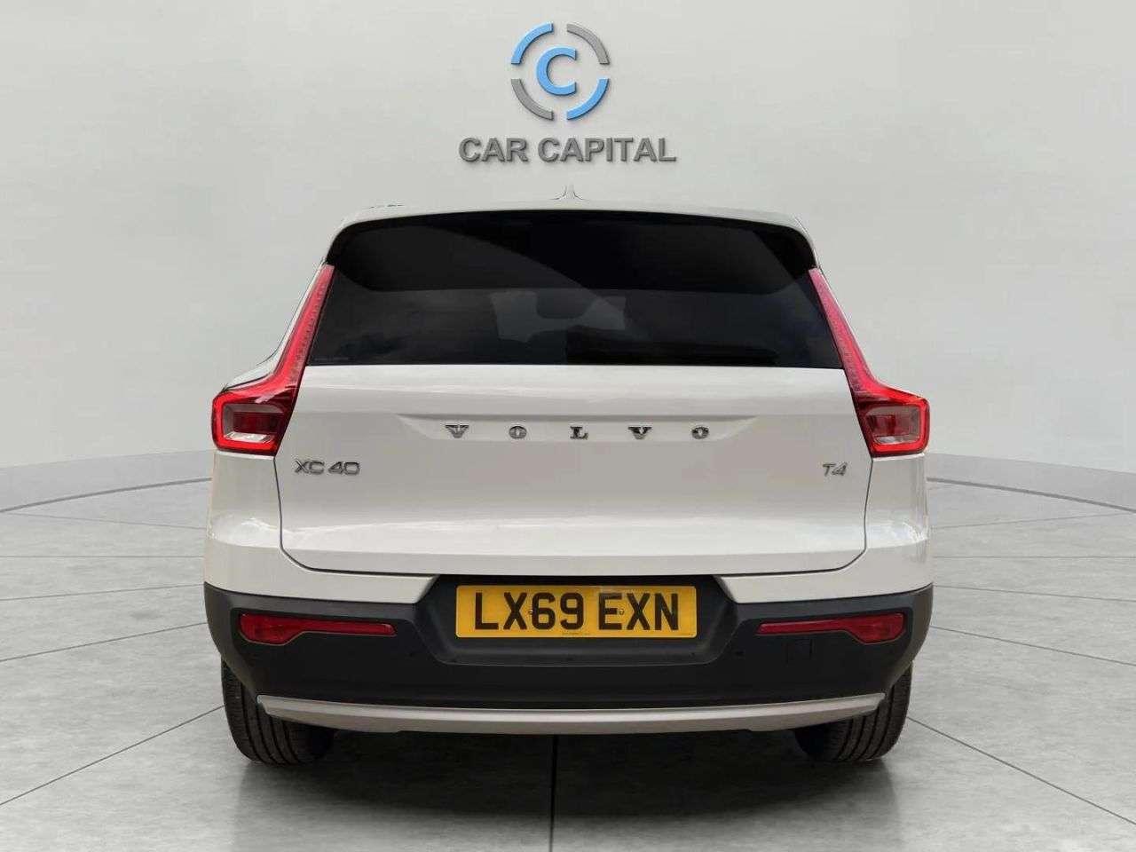 2019 VOLVO XC40 2019 VOLVO XC40