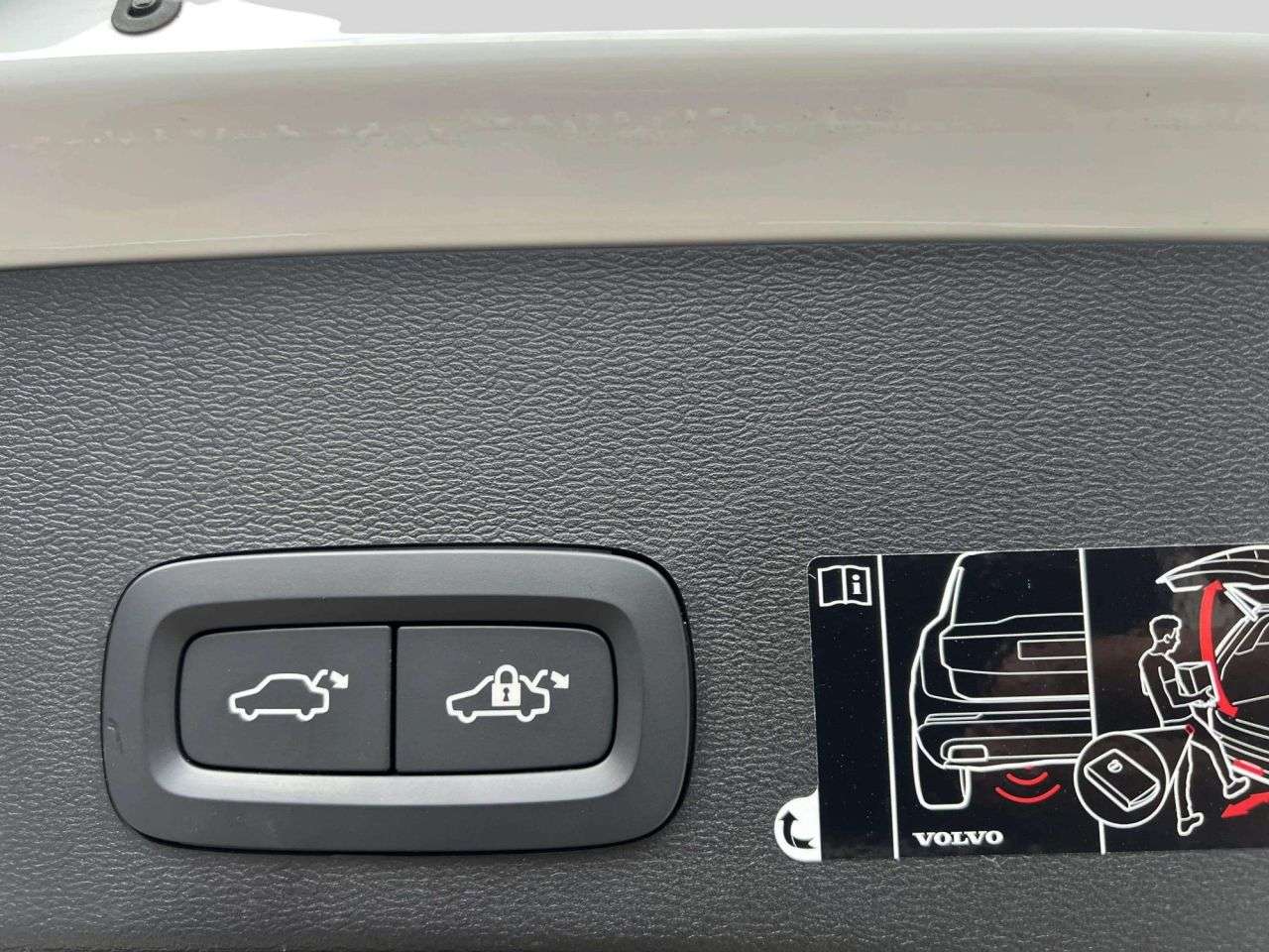 2019 VOLVO XC40 2019 VOLVO XC40