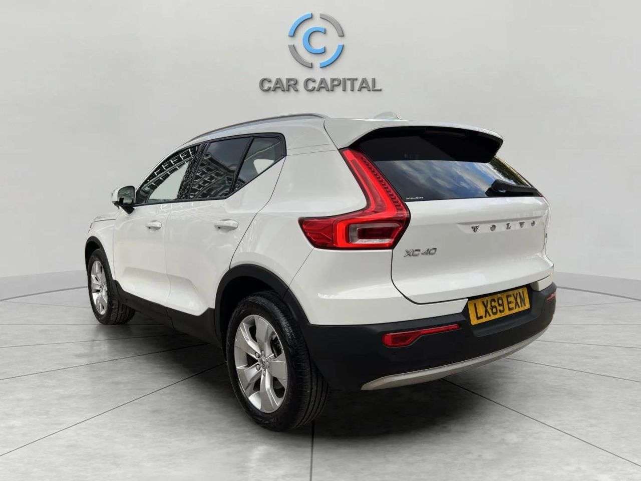 2019 VOLVO XC40 2019 VOLVO XC40