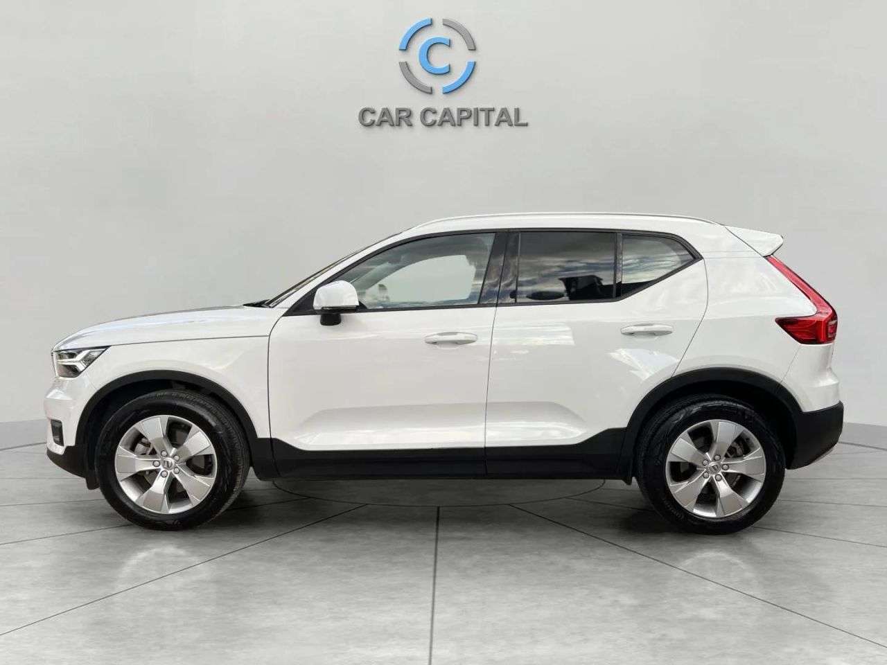2019 VOLVO XC40 2019 VOLVO XC40