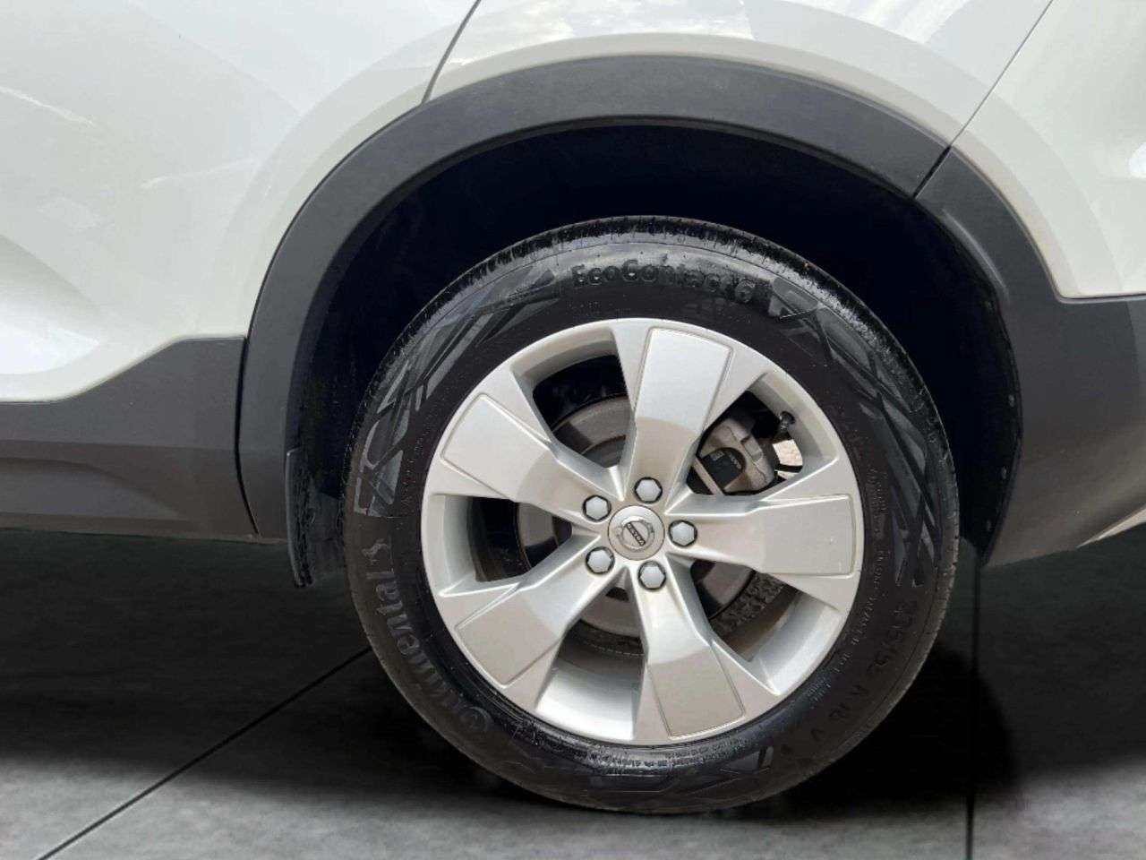 2019 VOLVO XC40 2019 VOLVO XC40