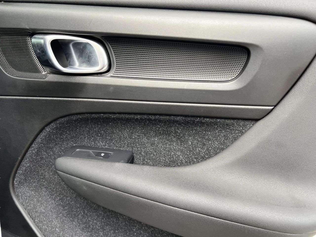 2019 VOLVO XC40 2019 VOLVO XC40