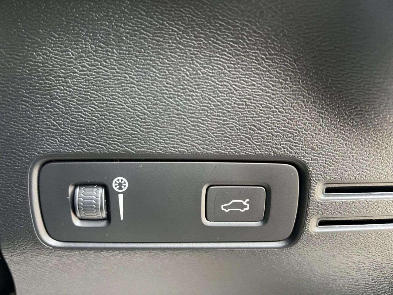 2019 VOLVO XC40 2019 VOLVO XC40