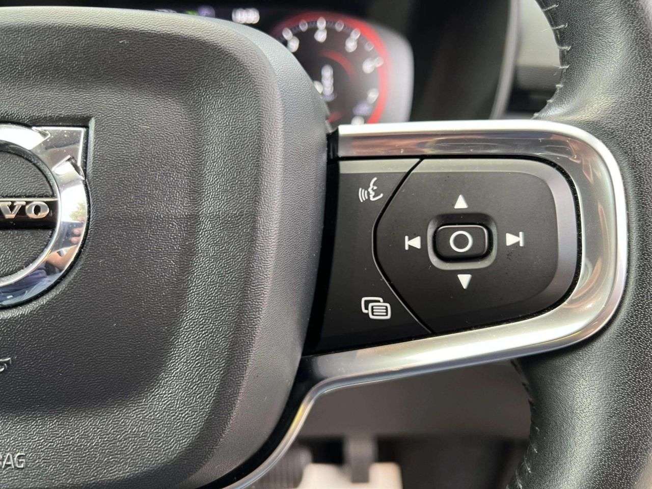 2019 VOLVO XC40 2019 VOLVO XC40