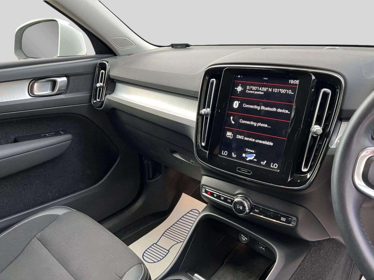 2019 VOLVO XC40 2019 VOLVO XC40