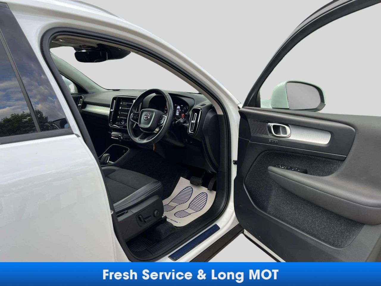 2019 VOLVO XC40 2019 VOLVO XC40