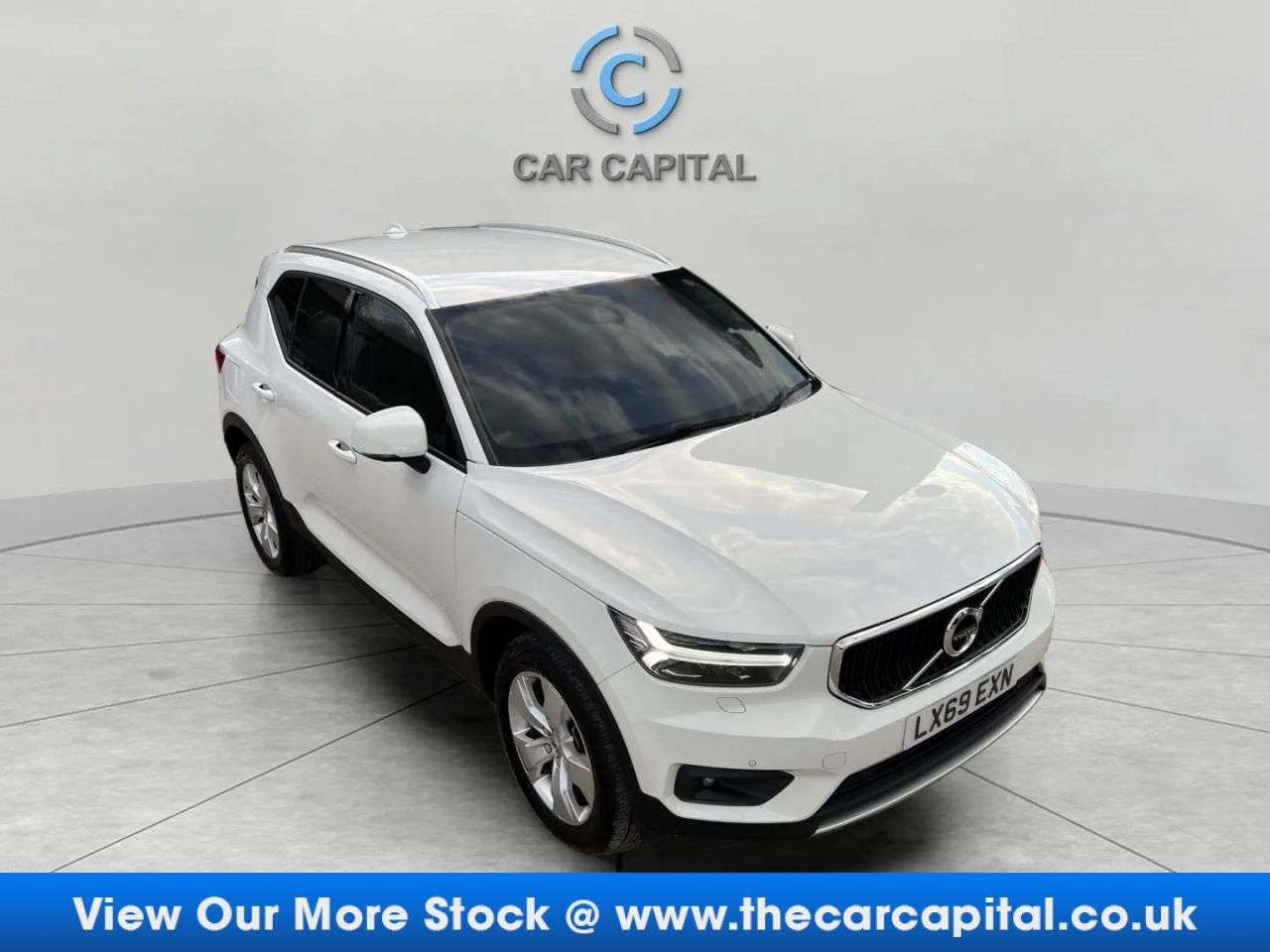 2019 VOLVO XC40 2019 VOLVO XC40