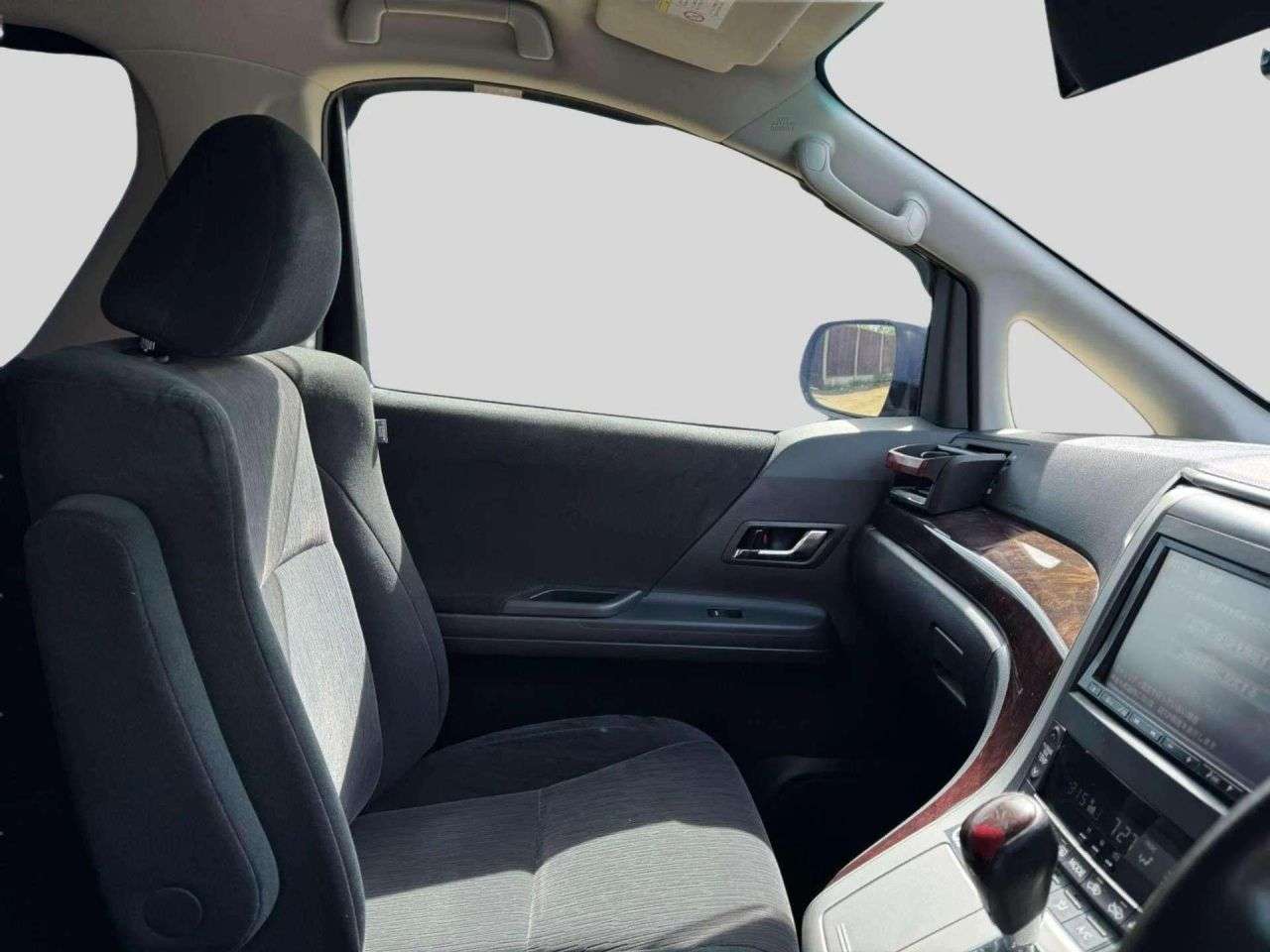 null TOYOTA ALPHARD null TOYOTA ALPHARD