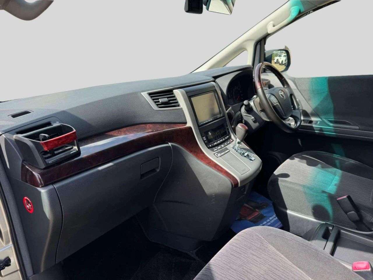 null TOYOTA ALPHARD null TOYOTA ALPHARD