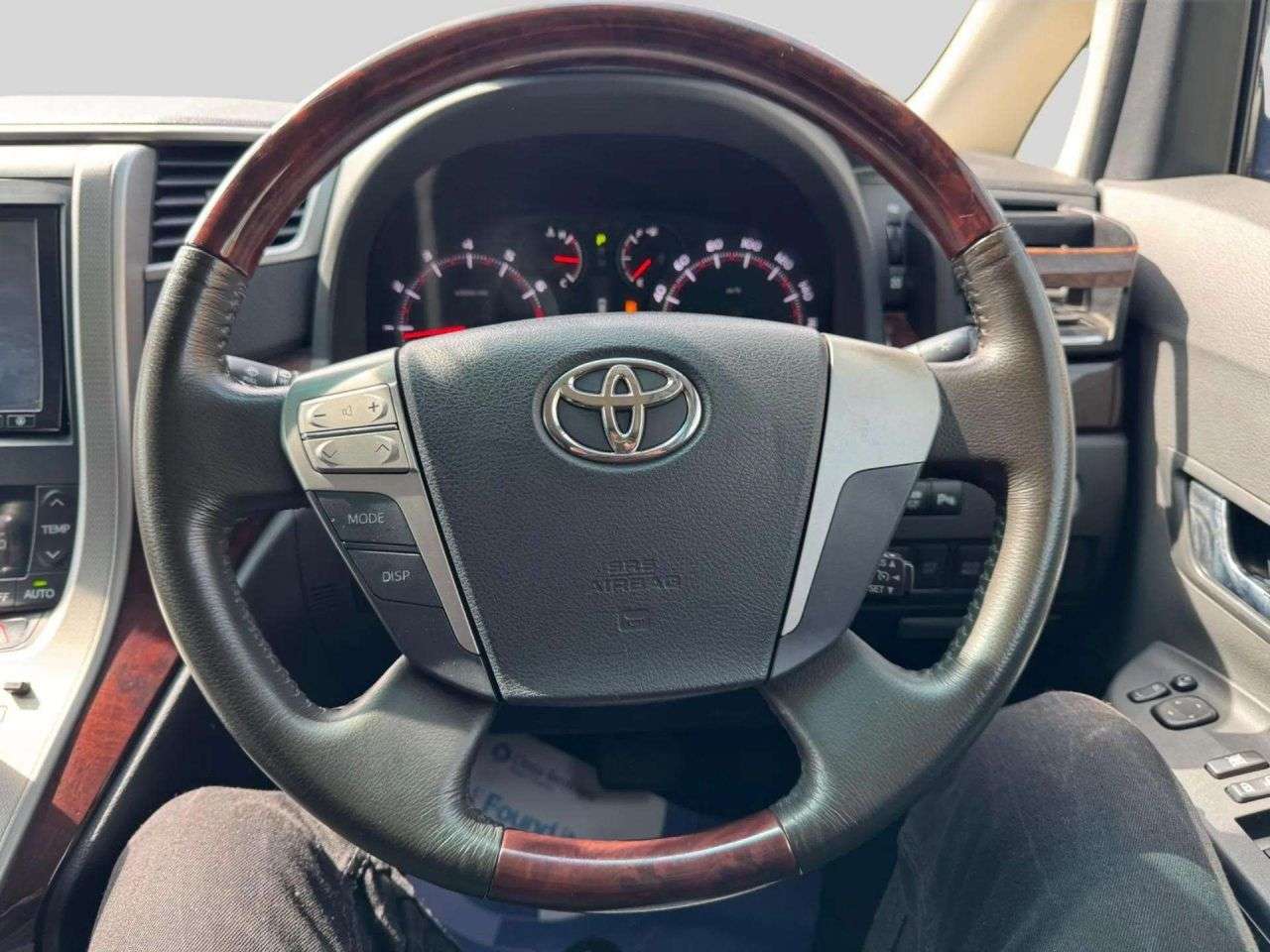 null TOYOTA ALPHARD null TOYOTA ALPHARD