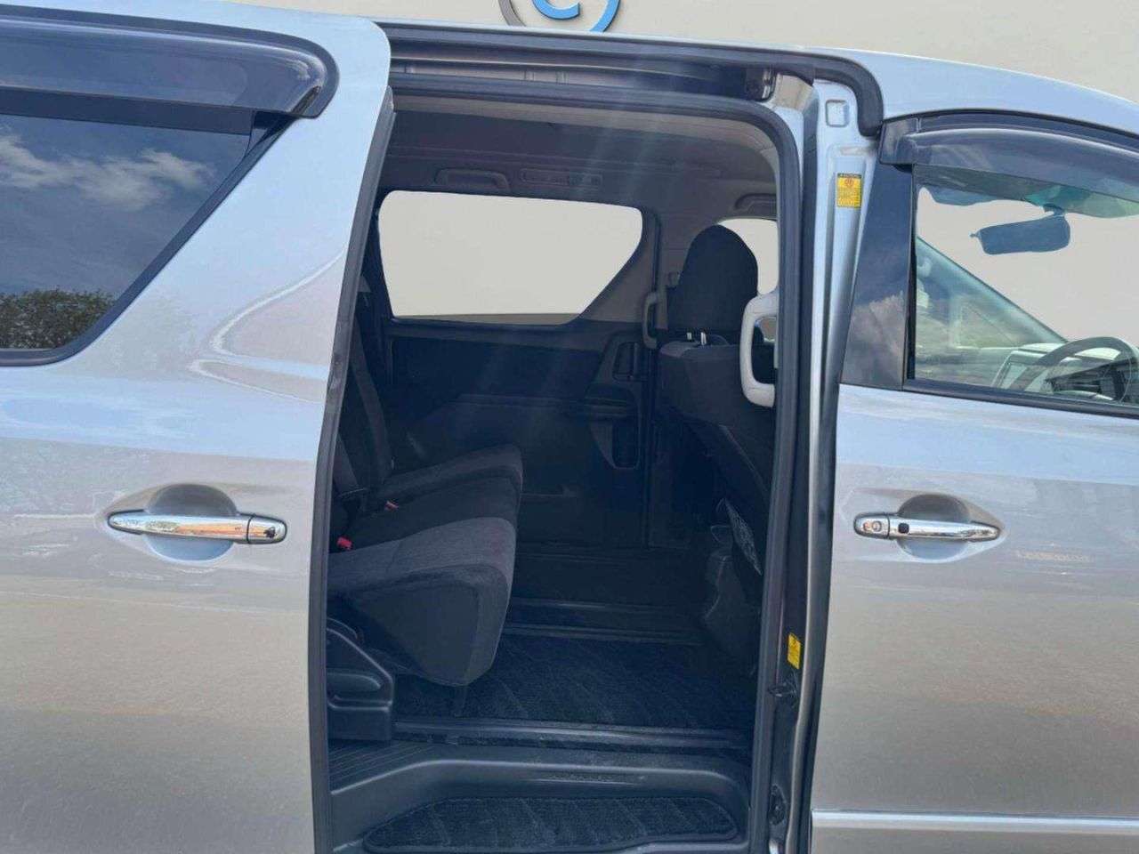 null TOYOTA ALPHARD null TOYOTA ALPHARD