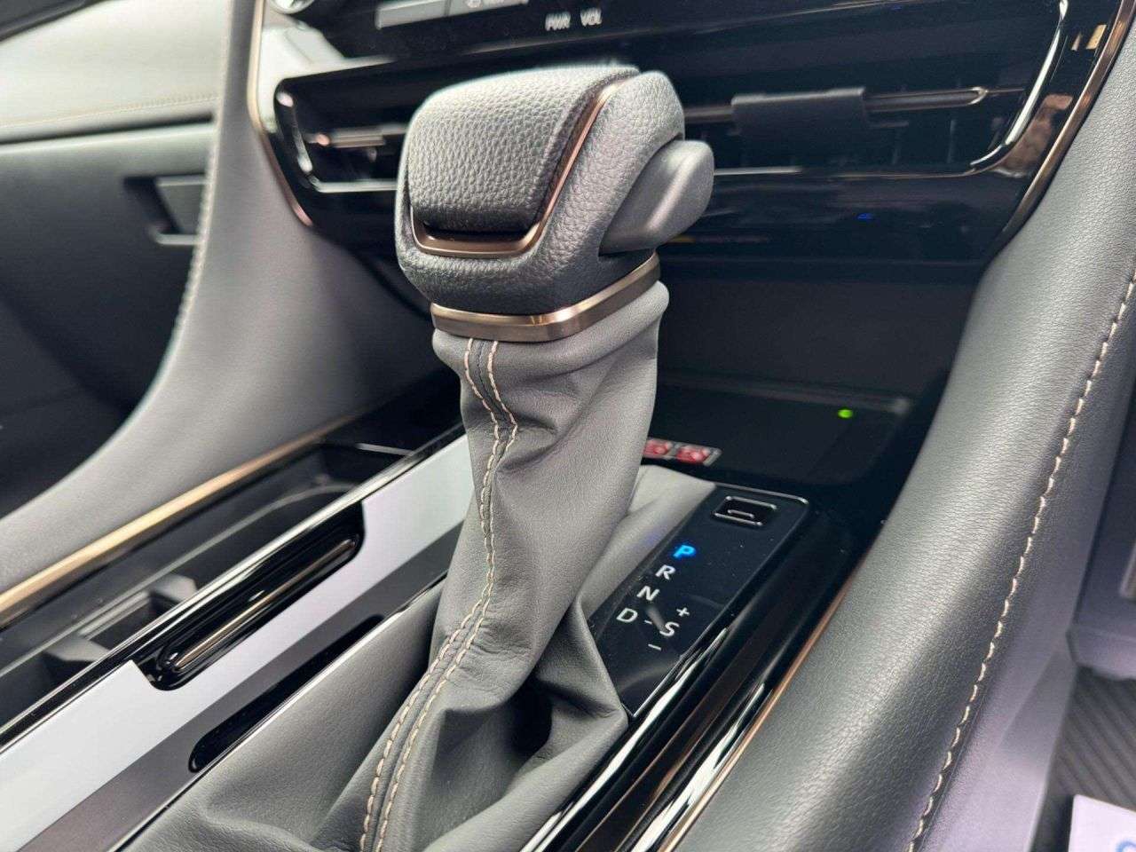 null TOYOTA ALPHARD null TOYOTA ALPHARD