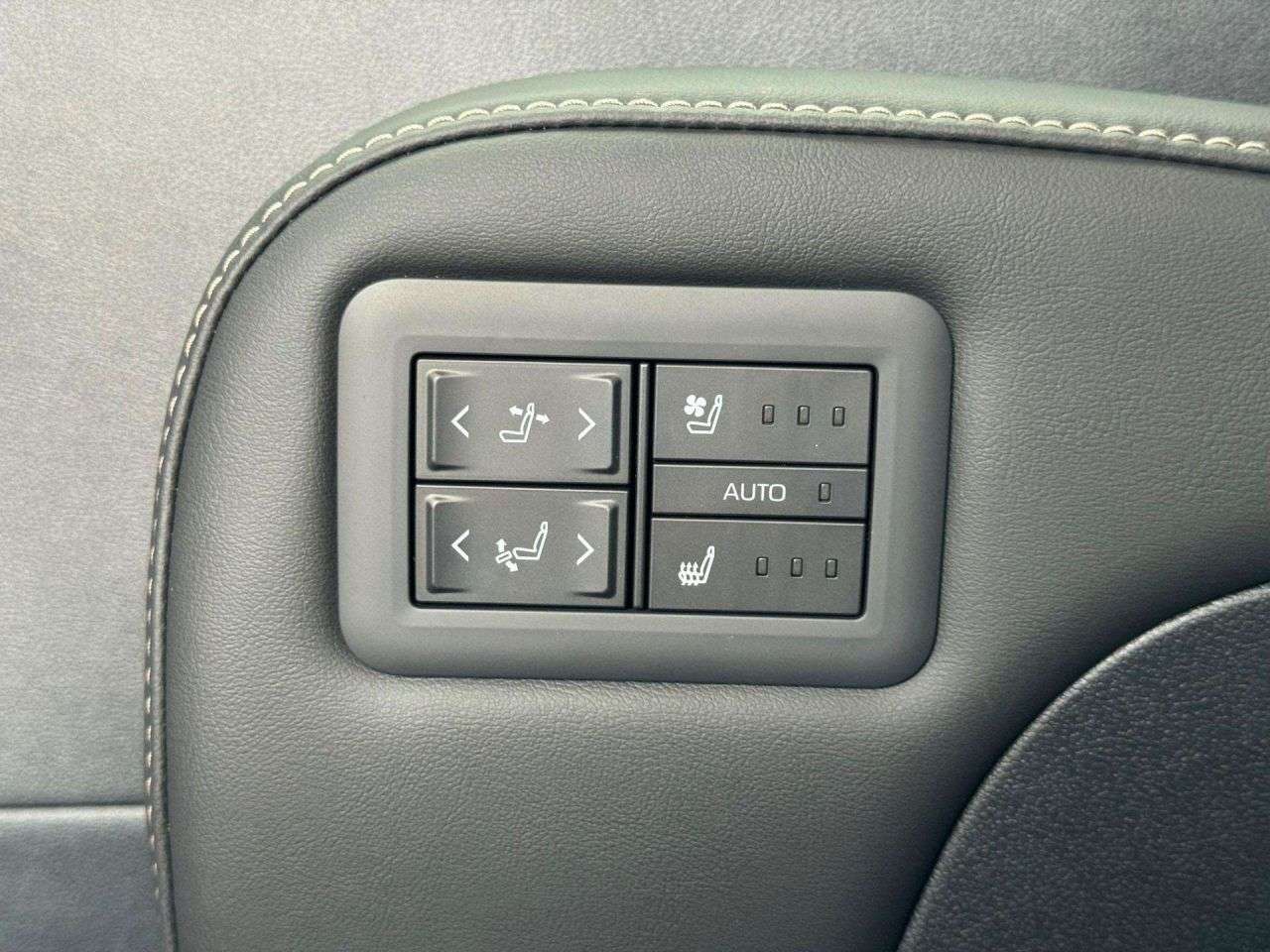 null TOYOTA ALPHARD null TOYOTA ALPHARD