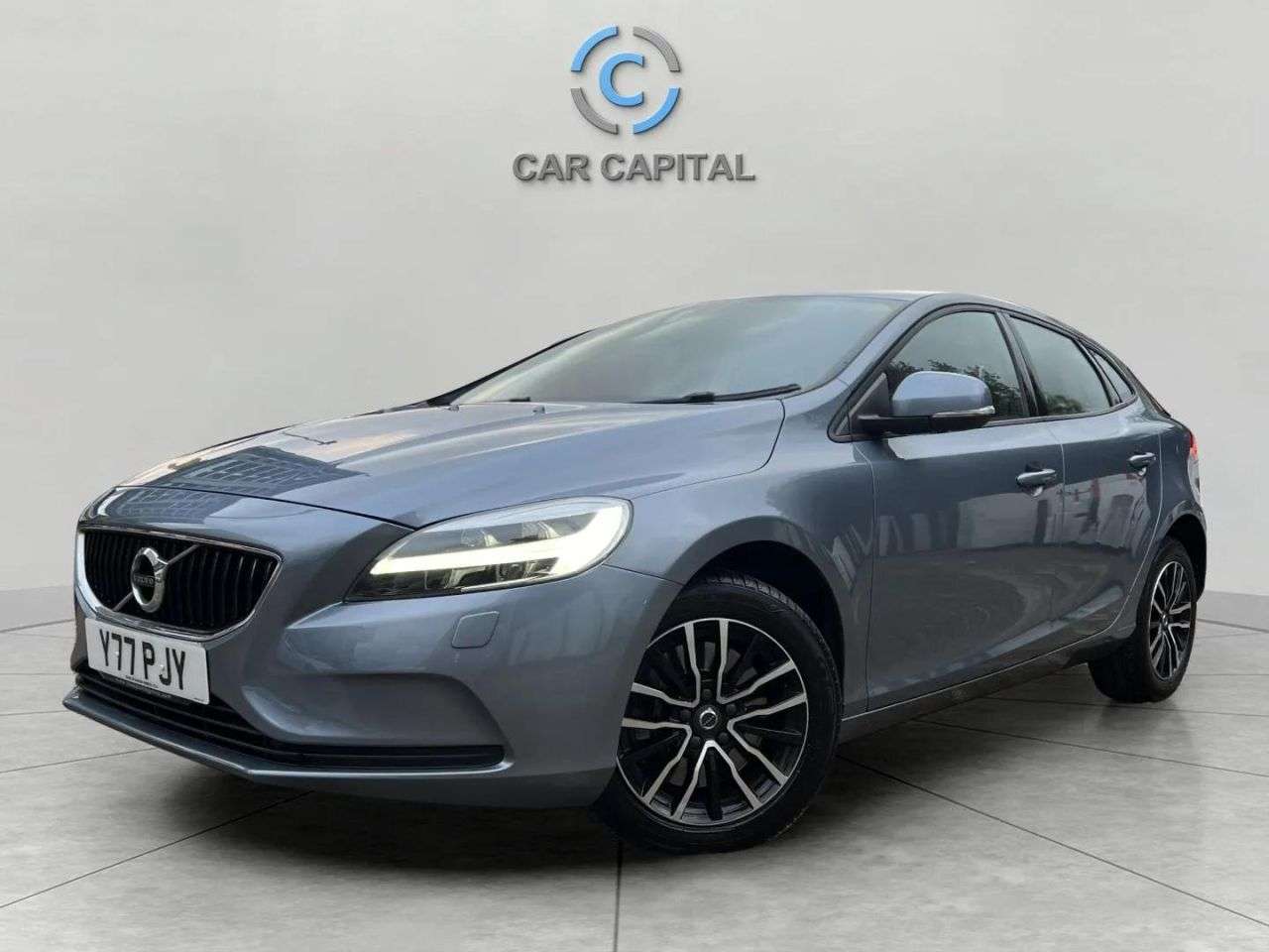 2016 VOLVO V40 2016 VOLVO V40