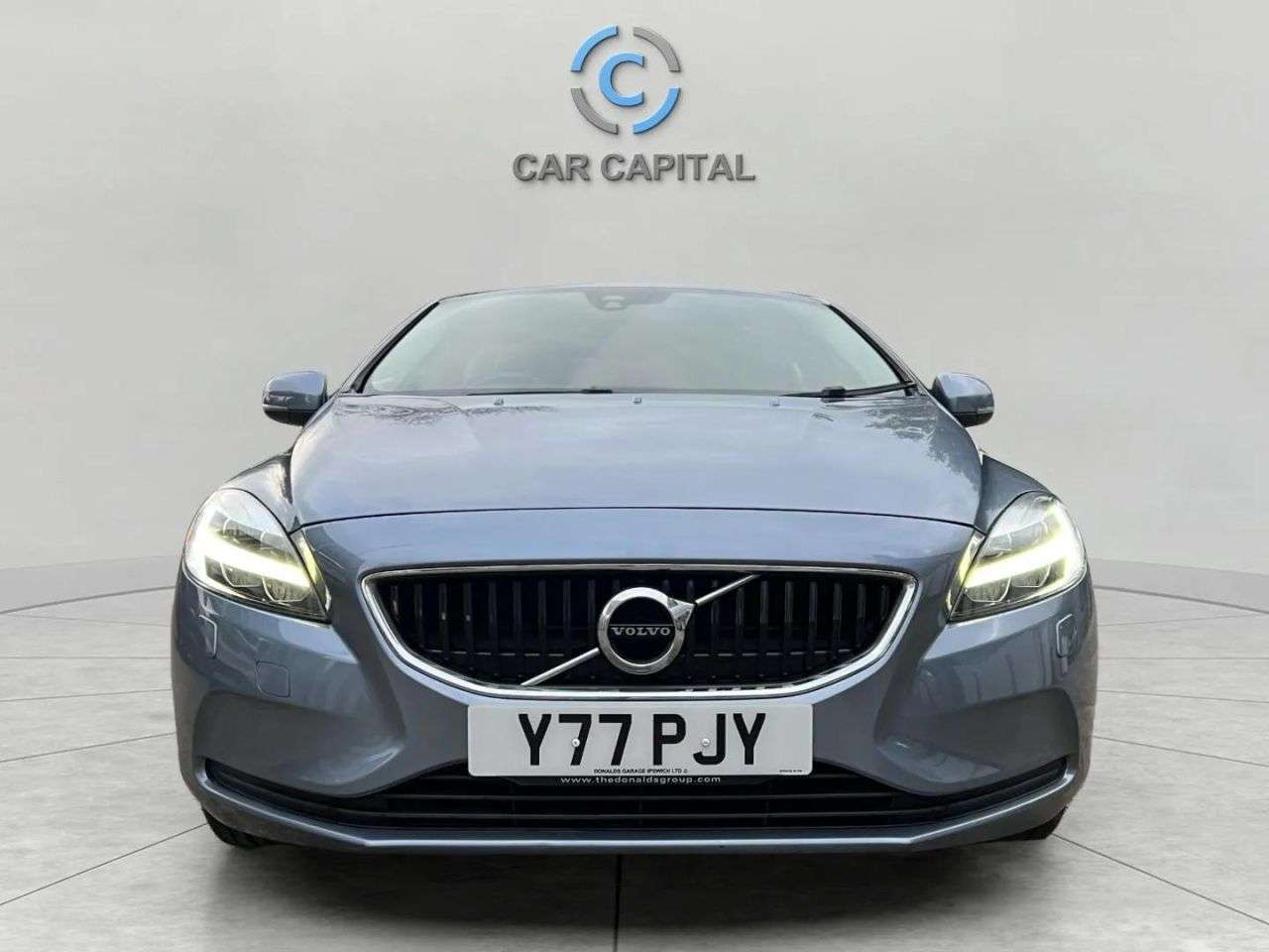 2016 VOLVO V40 2016 VOLVO V40