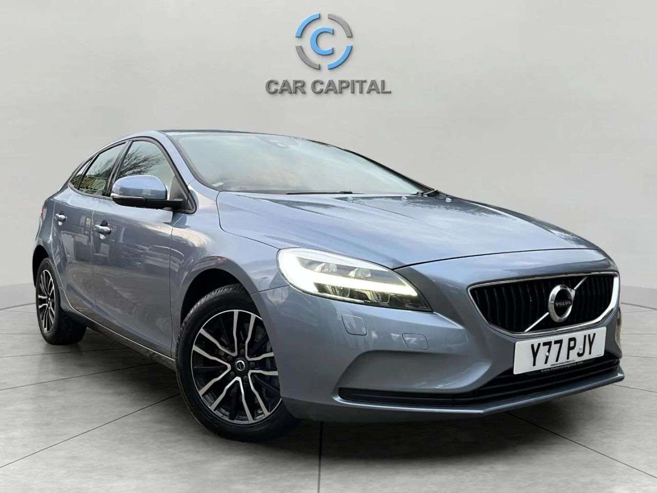 2016 VOLVO V40 2016 VOLVO V40