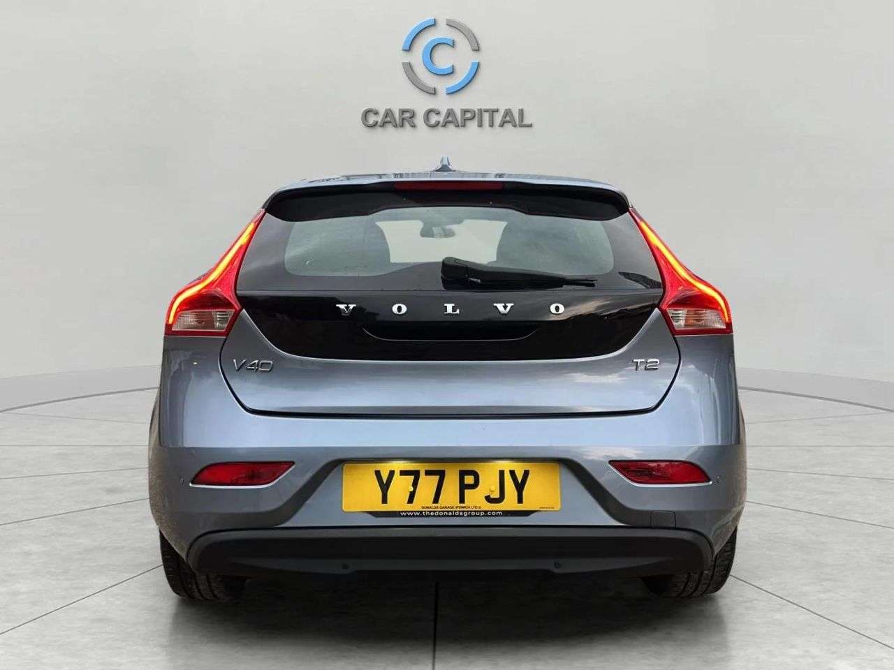 2016 VOLVO V40 2016 VOLVO V40