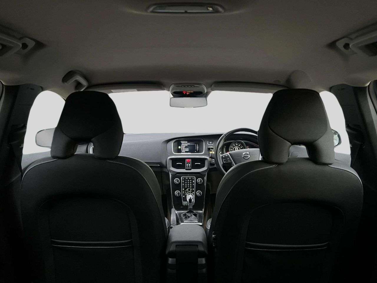 2016 VOLVO V40 2016 VOLVO V40