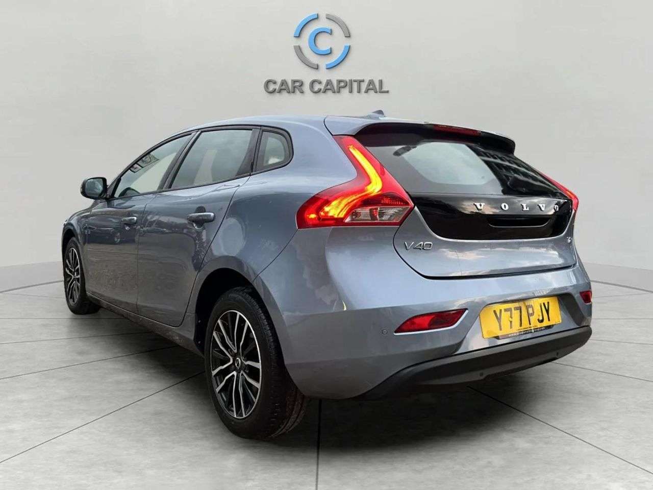 2016 VOLVO V40 2016 VOLVO V40