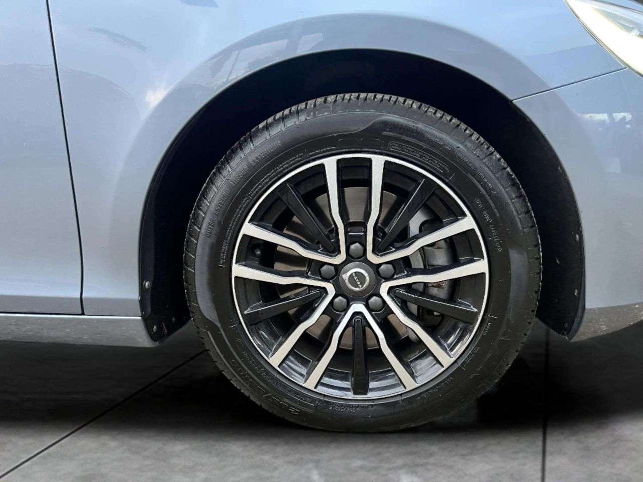 2016 VOLVO V40 2016 VOLVO V40