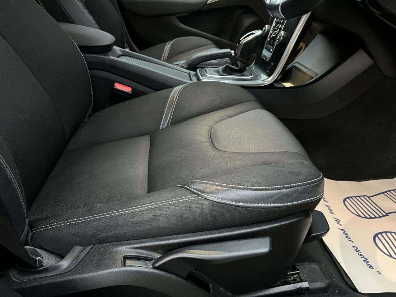 2016 VOLVO V40 2016 VOLVO V40