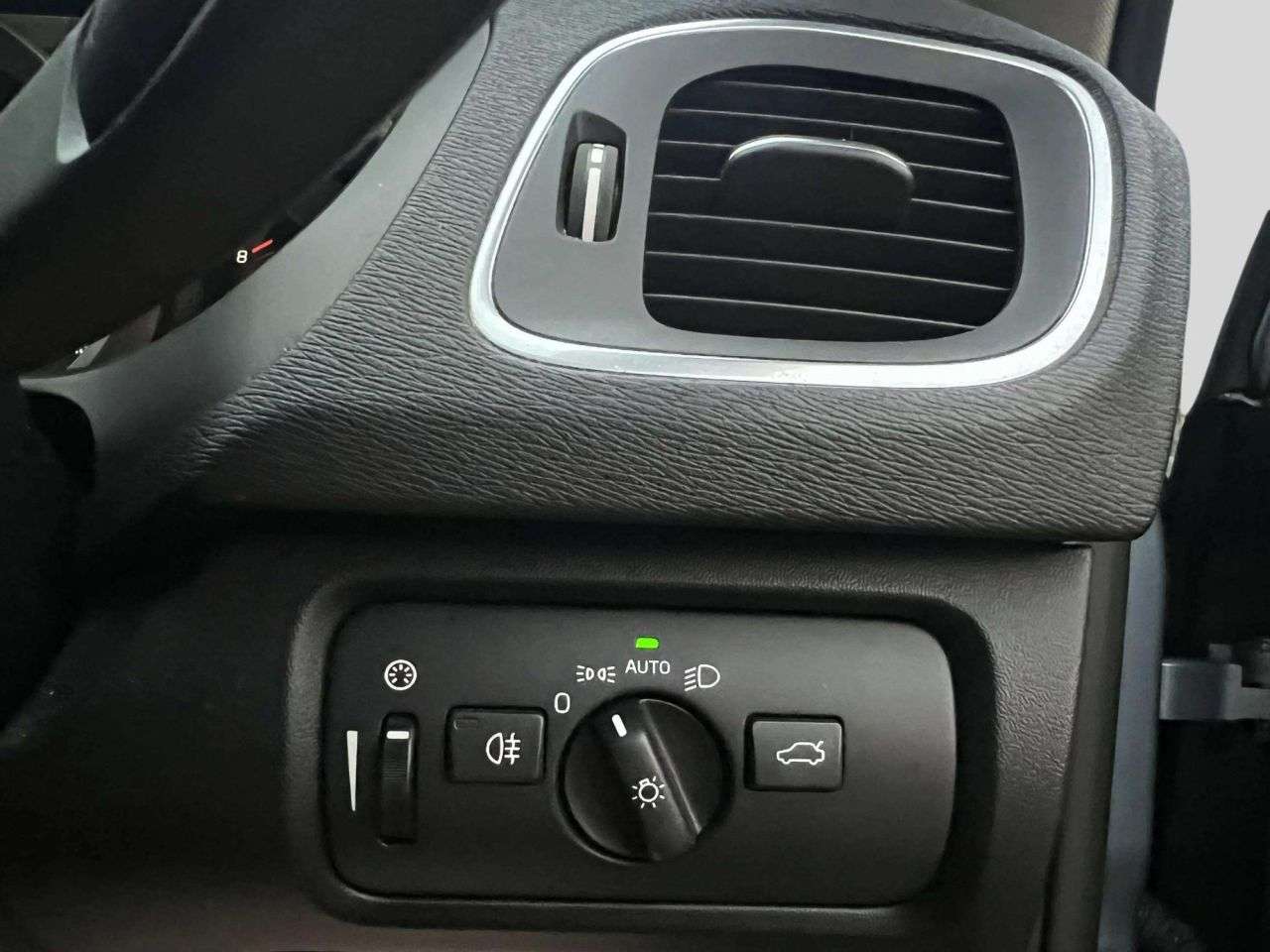 2016 VOLVO V40 2016 VOLVO V40