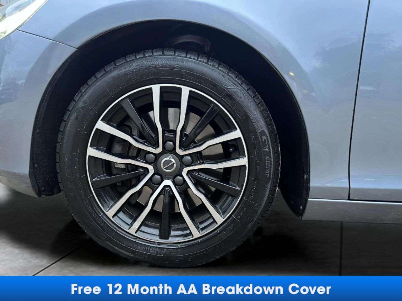 2016 VOLVO V40 2016 VOLVO V40