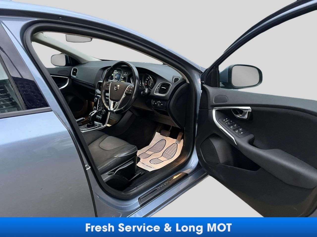 2016 VOLVO V40 2016 VOLVO V40