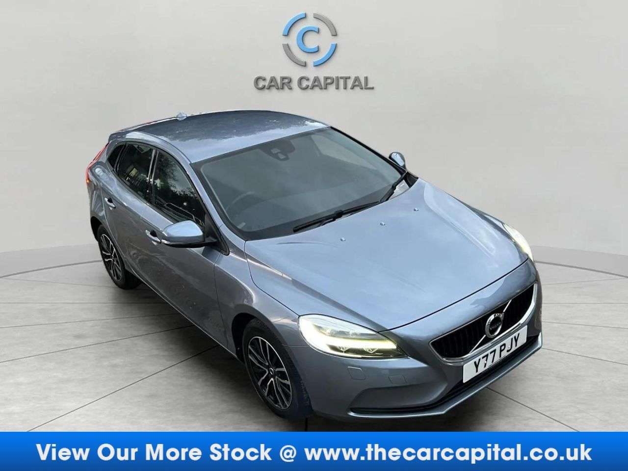 2016 VOLVO V40 2016 VOLVO V40