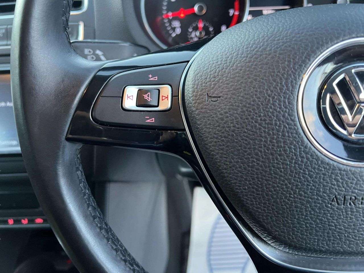 2018 VOLKSWAGEN POLO 2018 VOLKSWAGEN POLO