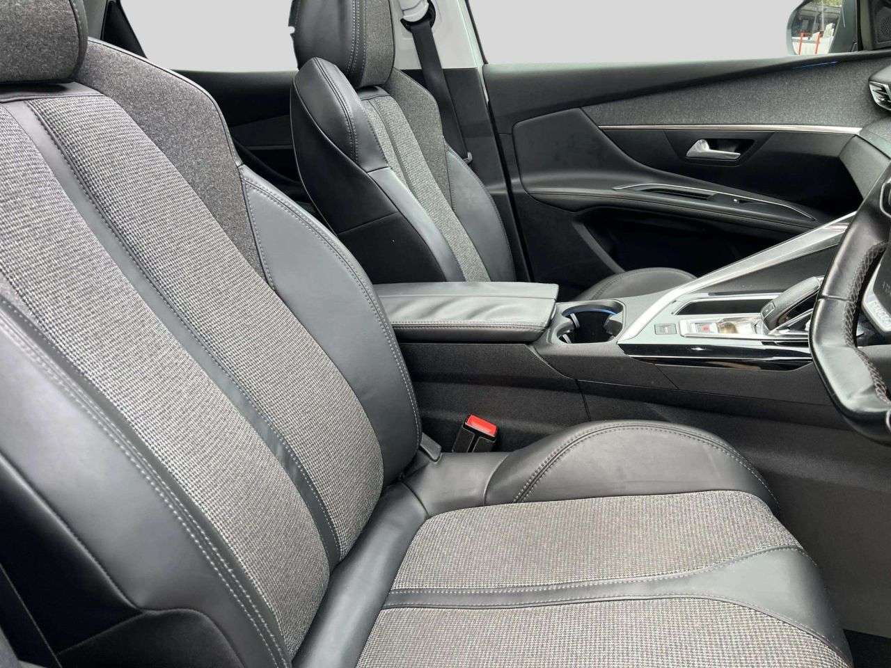 2017 PEUGEOT 3008 2017 PEUGEOT 3008