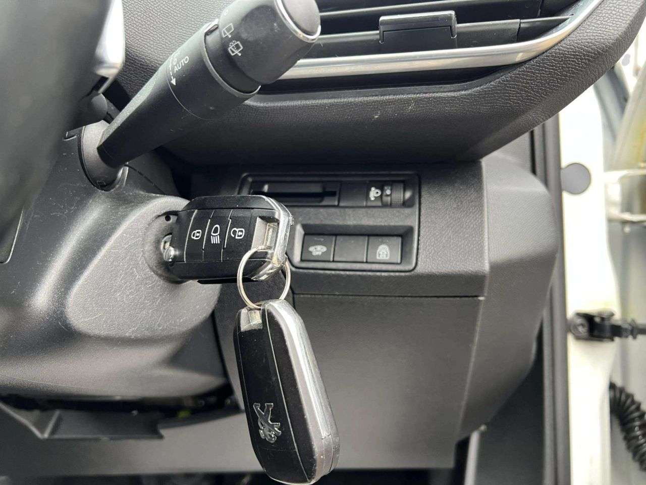 2017 PEUGEOT 3008 2017 PEUGEOT 3008