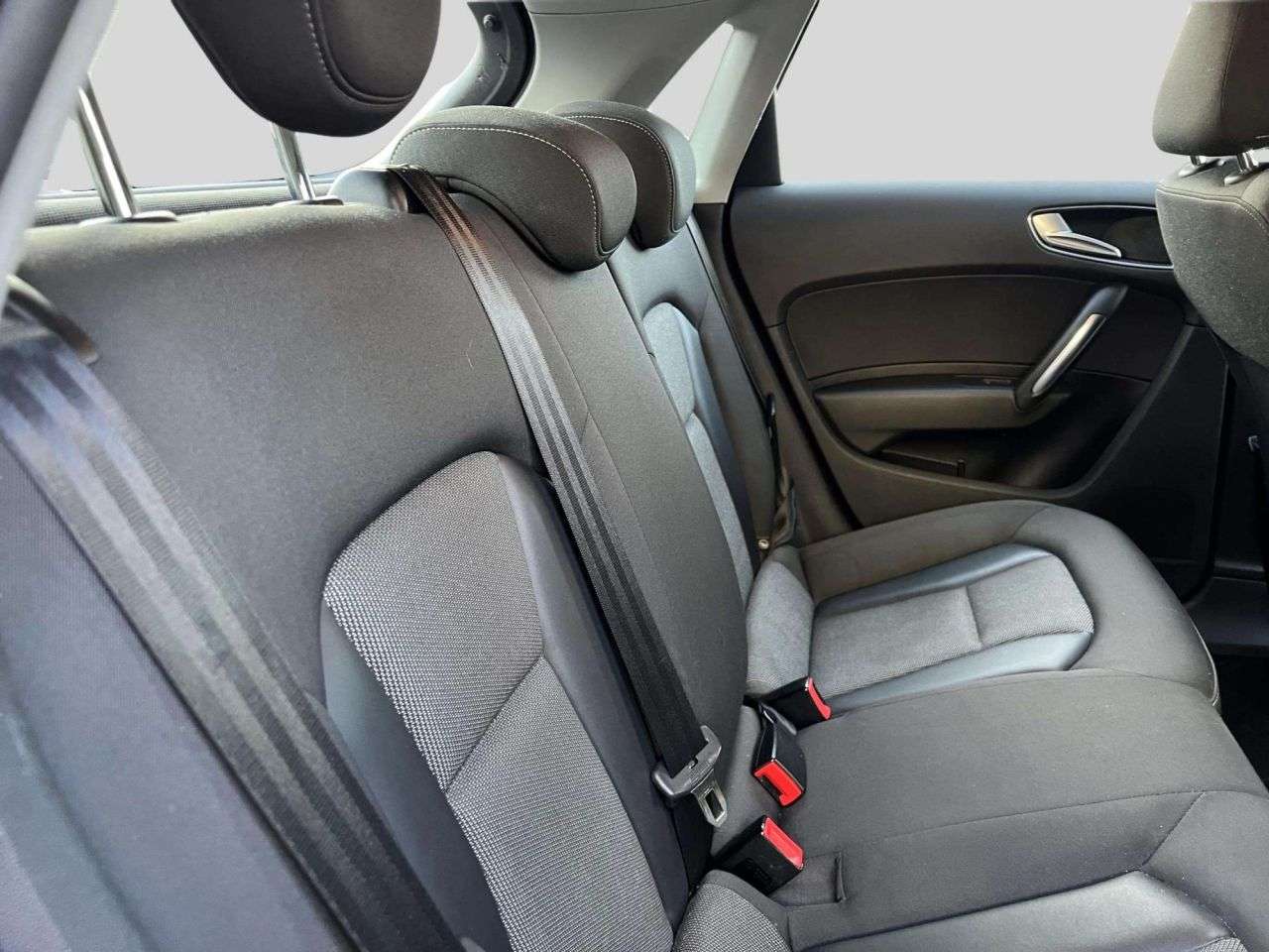 2017 AUDI A1 2017 AUDI A1