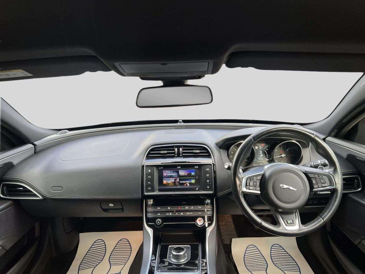 2017 JAGUAR XE 2017 JAGUAR XE