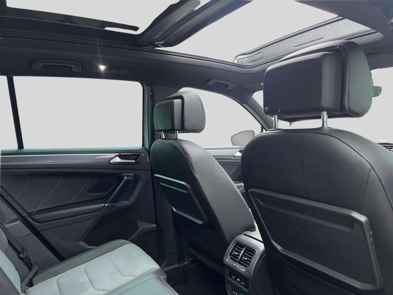 2018 VOLKSWAGEN TIGUAN 2018 VOLKSWAGEN TIGUAN