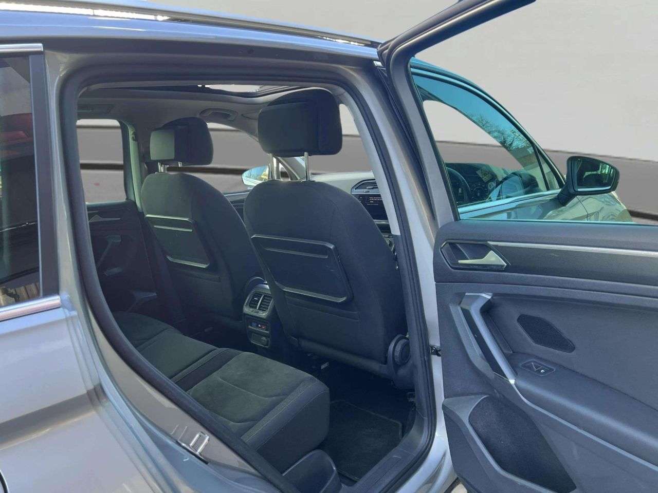 2017 VOLKSWAGEN TIGUAN 2017 VOLKSWAGEN TIGUAN