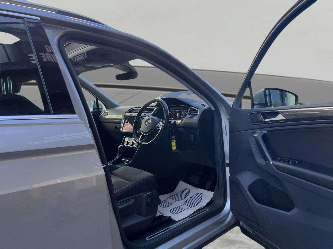 2017 VOLKSWAGEN TIGUAN 2017 VOLKSWAGEN TIGUAN