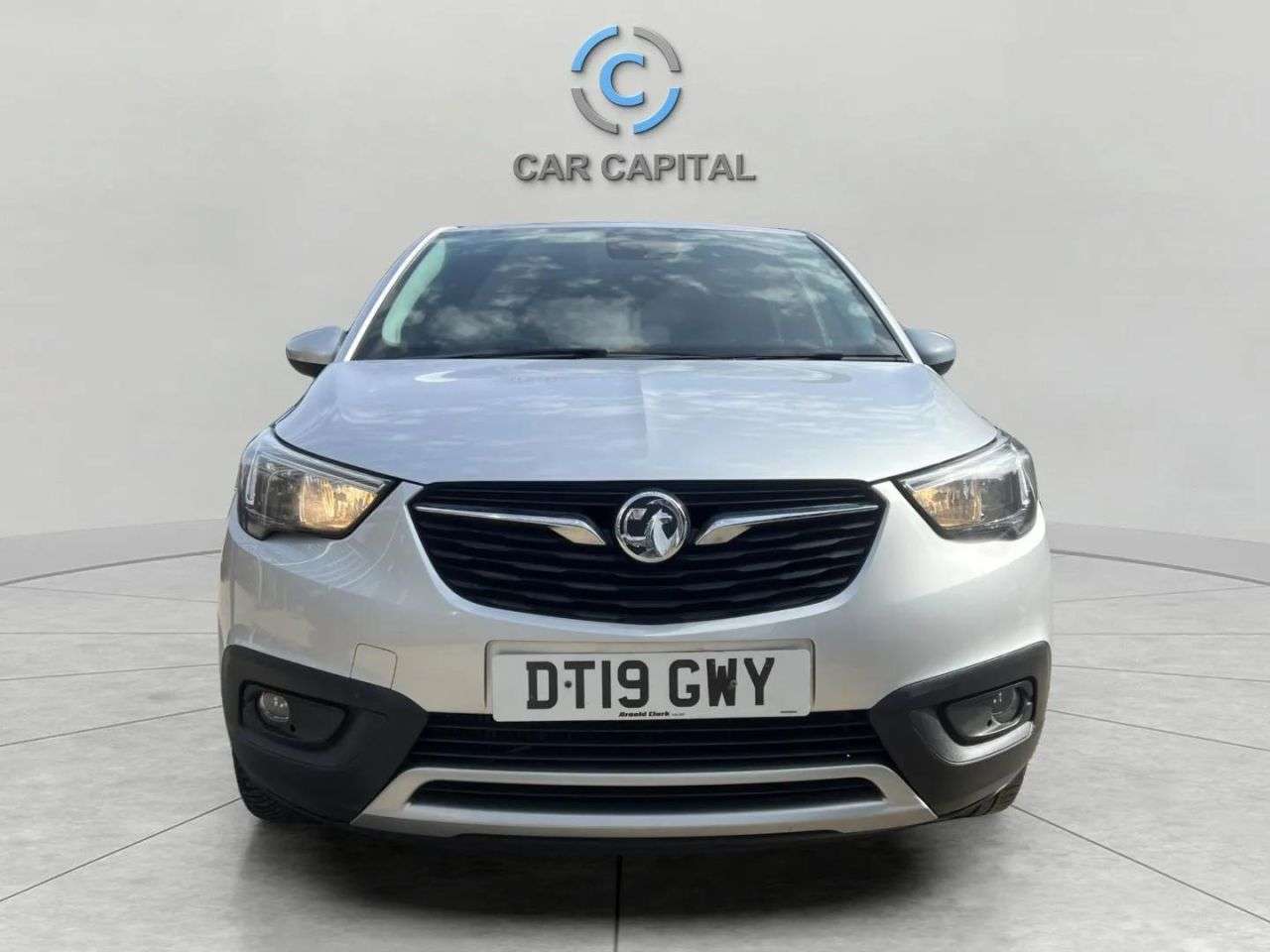 A 2019 VAUXHALL CROSSLAND X 1.2 Turbo GPF Tech Line Nav SUV 5dr Petrol Auto Euro 6 (s/s) (110 ps) HPI C A 2019 VAUXHALL CROSSLAND X 1.2 Turbo GPF Tech Line Nav SUV 5dr Petrol Auto Euro 6 (s/s) (110 ps) HPI C