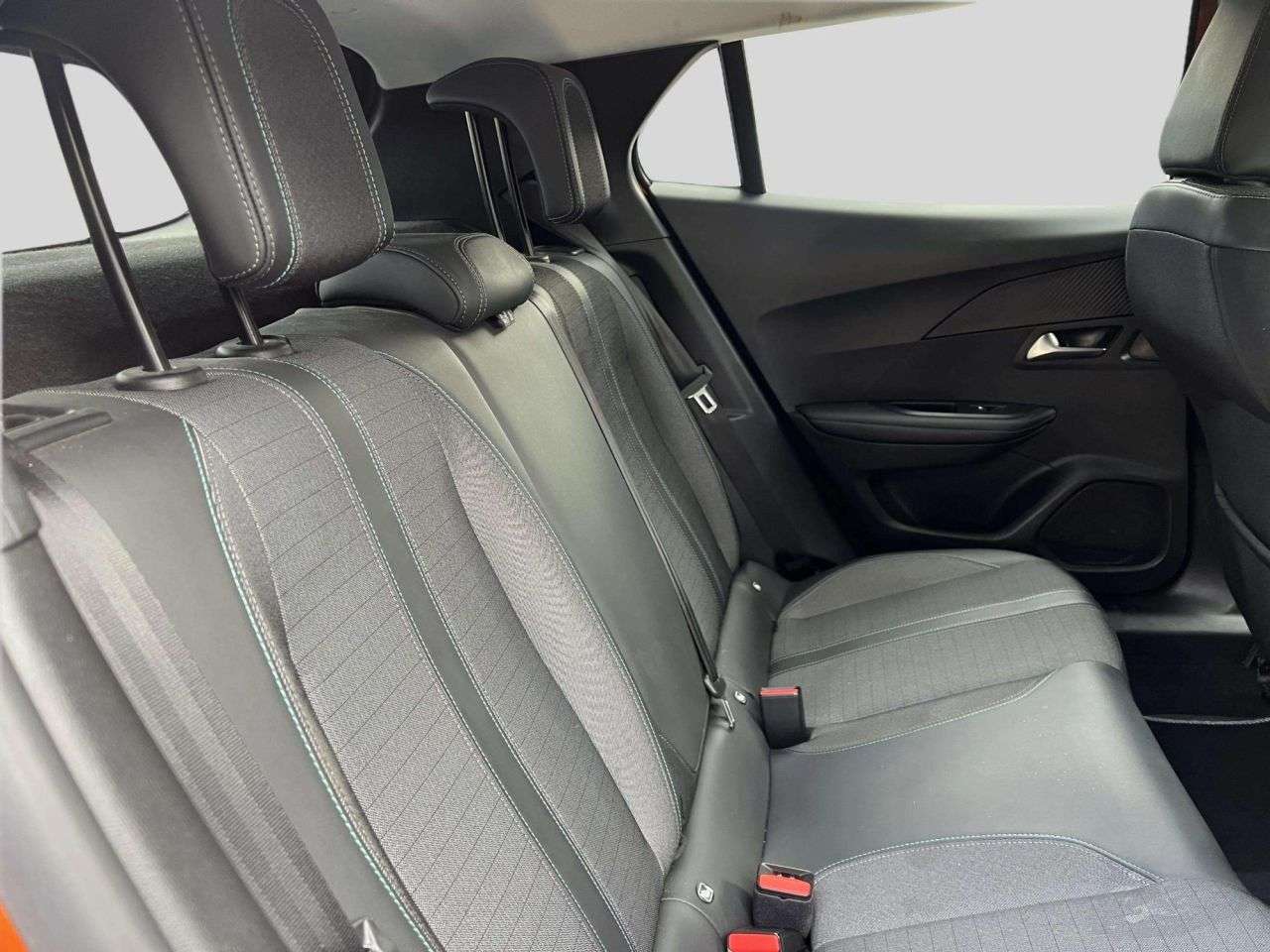 2022 PEUGEOT E-2008 2022 PEUGEOT E-2008