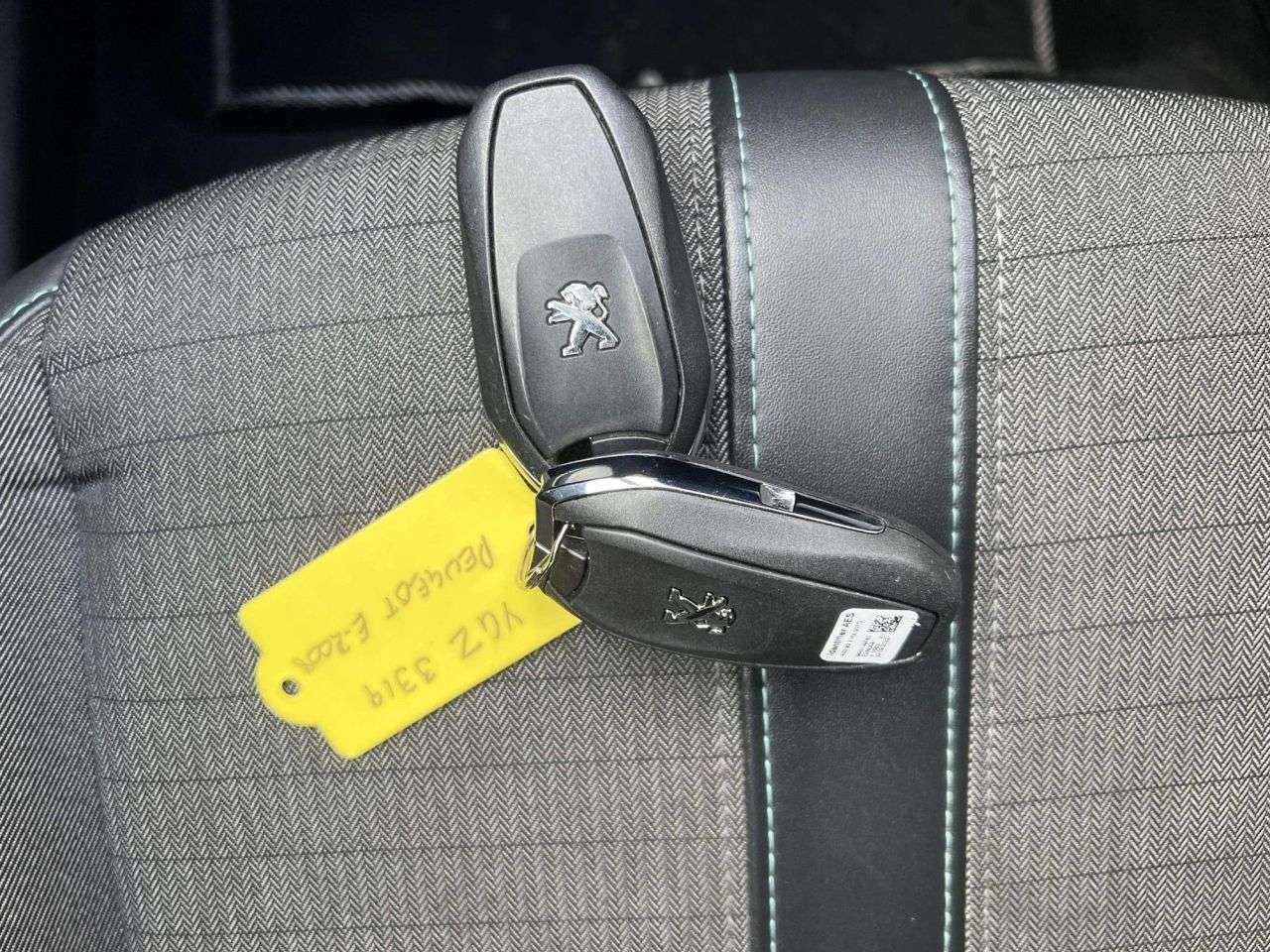 2022 PEUGEOT E-2008 2022 PEUGEOT E-2008