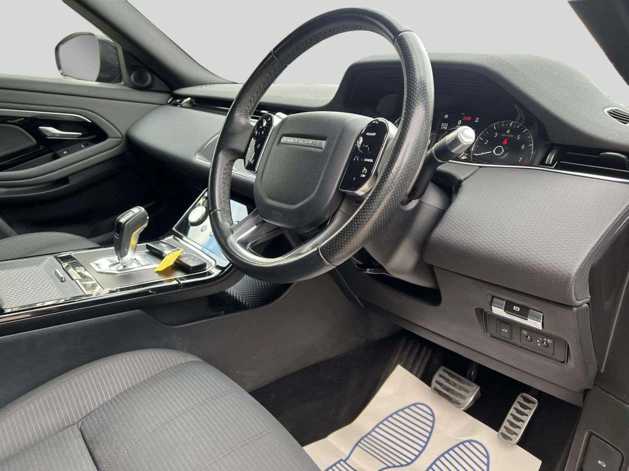 2019 LAND ROVER RANGE ROVER EVOQUE 2019 LAND ROVER RANGE ROVER EVOQUE