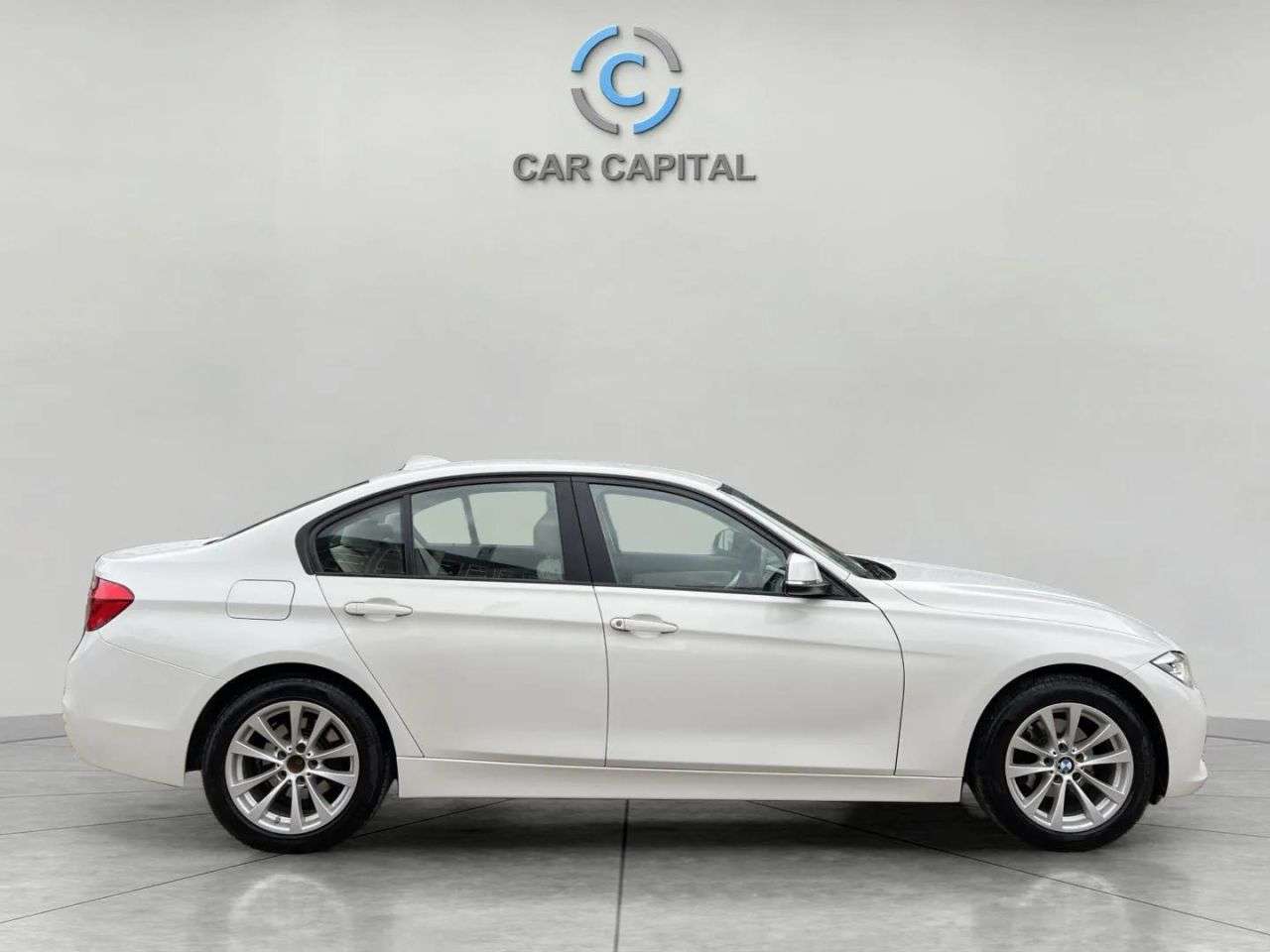 A 2018 BMW 3 SERIES 2.0 320i SE Saloon 4dr Petrol Auto Euro 6 (s/s) (184 ps) HPI CLEAR+PARKING A 2018 BMW 3 SERIES 2.0 320i SE Saloon 4dr Petrol Auto Euro 6 (s/s) (184 ps) HPI CLEAR+PARKING