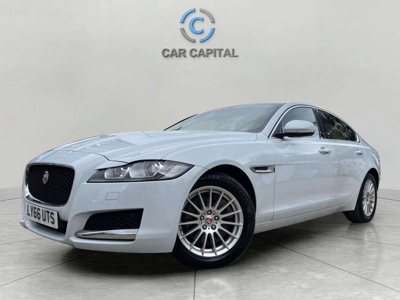 A 2016 JAGUAR XF 2.0d Prestige Saloon 4dr Diesel Auto Euro 6 (s/s) (180 ps) FINANCE+WARRANTY A 2016 JAGUAR XF 2.0d Prestige Saloon 4dr Diesel Auto Euro 6 (s/s) (180 ps) FINANCE+WARRANTY