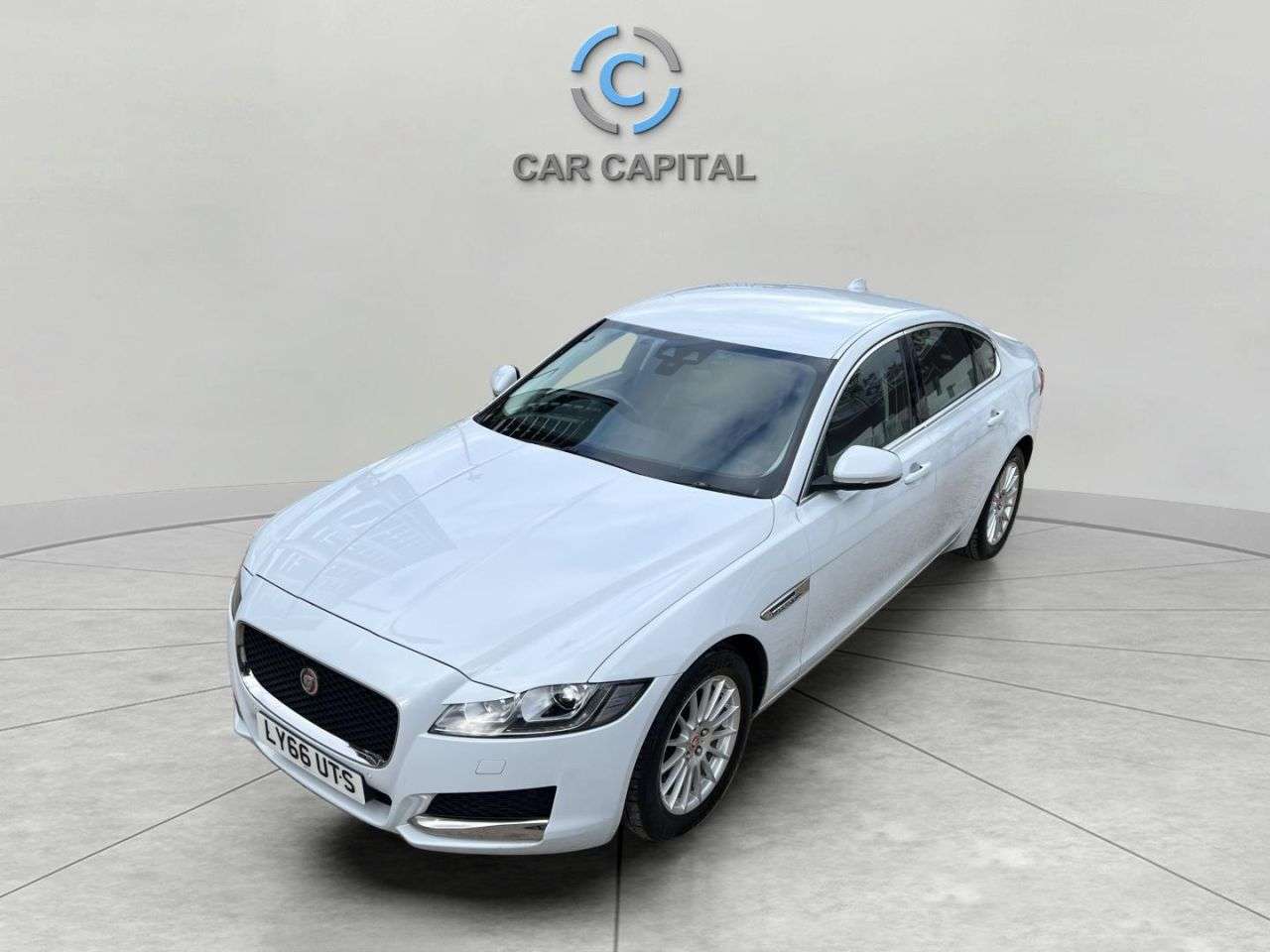 A 2016 JAGUAR XF 2.0d Prestige Saloon 4dr Diesel Auto Euro 6 (s/s) (180 ps) FINANCE+WARRANTY A 2016 JAGUAR XF 2.0d Prestige Saloon 4dr Diesel Auto Euro 6 (s/s) (180 ps) FINANCE+WARRANTY