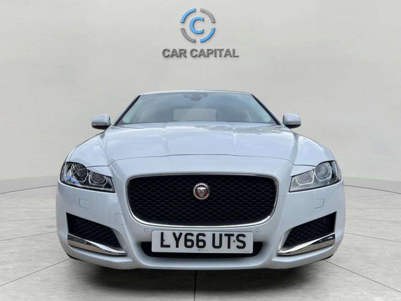 A 2016 JAGUAR XF 2.0d Prestige Saloon 4dr Diesel Auto Euro 6 (s/s) (180 ps) FINANCE+WARRANTY A 2016 JAGUAR XF 2.0d Prestige Saloon 4dr Diesel Auto Euro 6 (s/s) (180 ps) FINANCE+WARRANTY