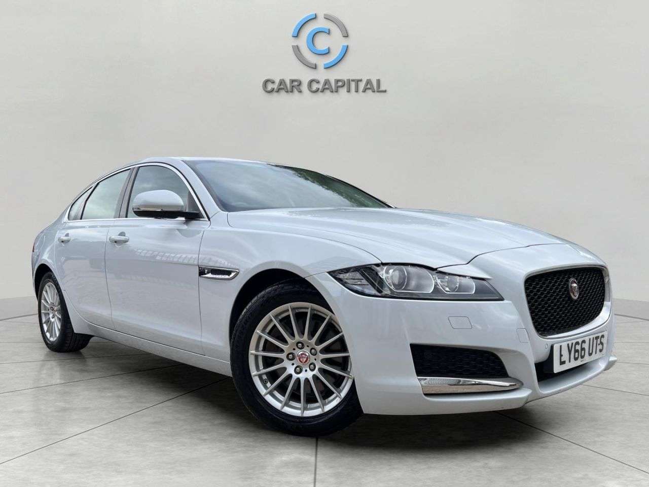 A 2016 JAGUAR XF 2.0d Prestige Saloon 4dr Diesel Auto Euro 6 (s/s) (180 ps) FINANCE+WARRANTY A 2016 JAGUAR XF 2.0d Prestige Saloon 4dr Diesel Auto Euro 6 (s/s) (180 ps) FINANCE+WARRANTY