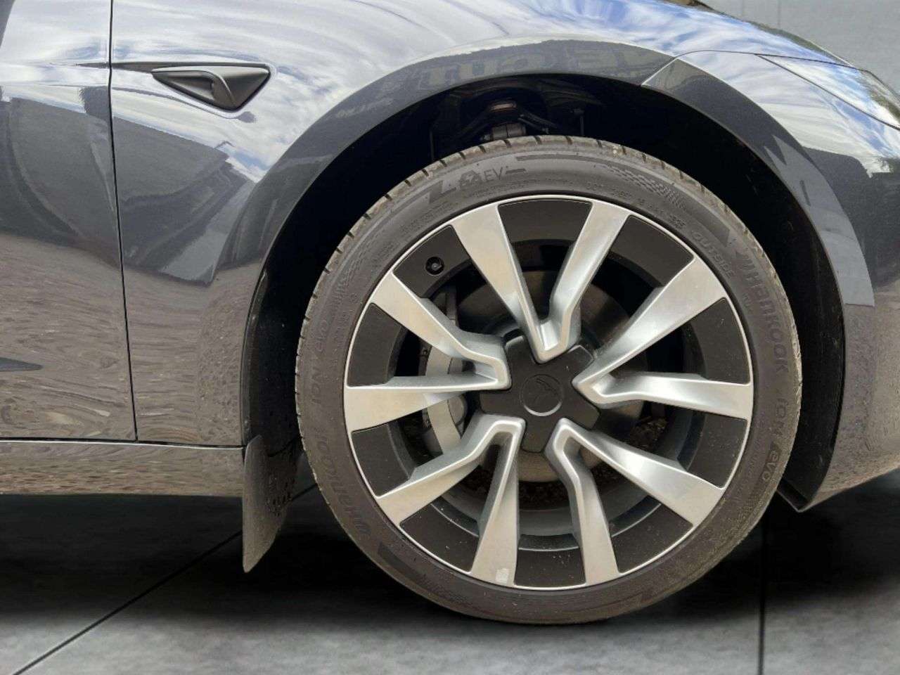 2025 TESLA MODEL 3 2025 TESLA MODEL 3