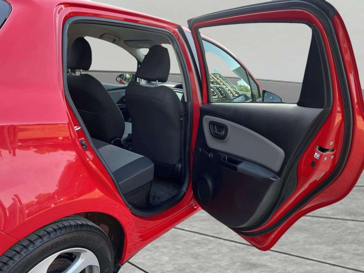 2015 TOYOTA YARIS 2015 TOYOTA YARIS